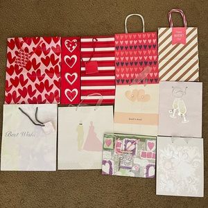 10 Gift Bags (Love Themed - Medium - Most New)